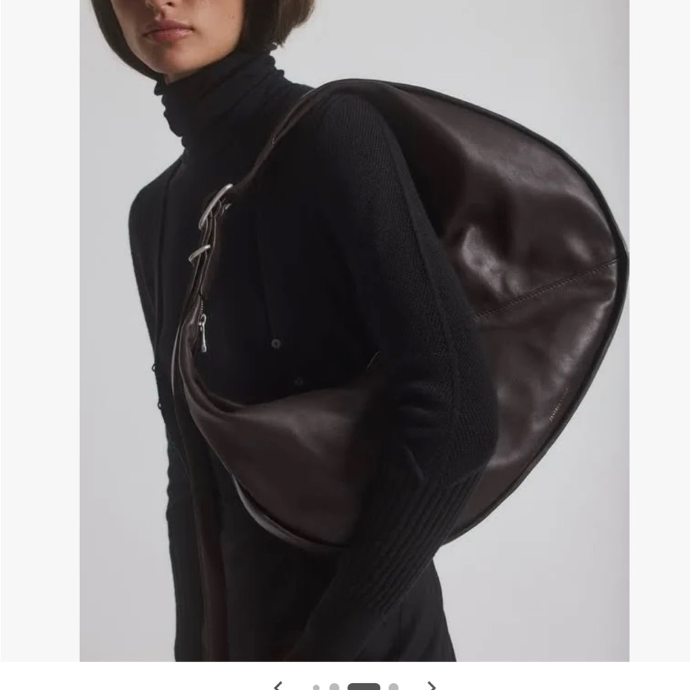 Elegant Black Leather Hobo Bag - Picture 2 of 12